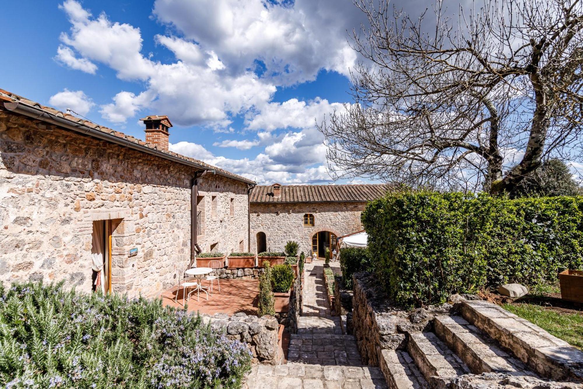Relais La Costa Historical Resort
